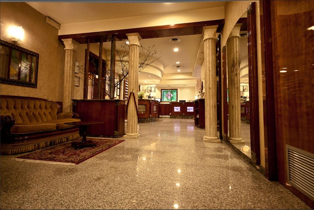 Phi Ambra Hotel 3*