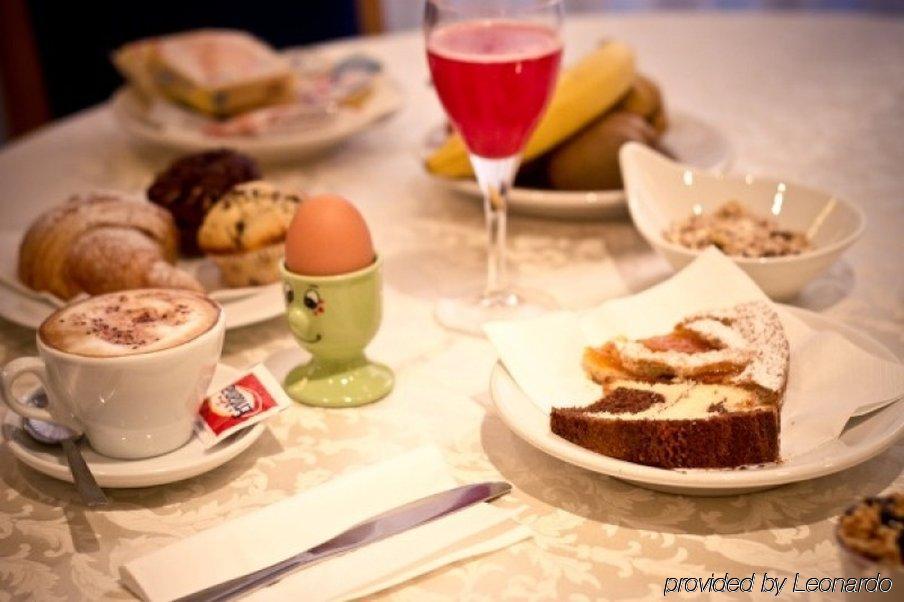 Hotel Phi Ambra 3*