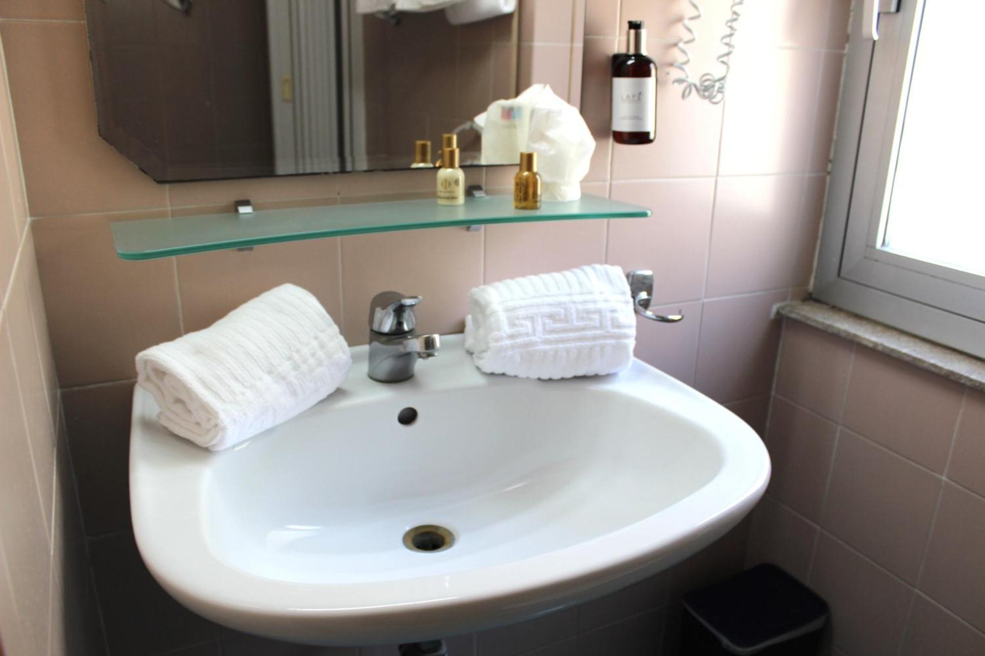 Hotel Phi Ambra 3*