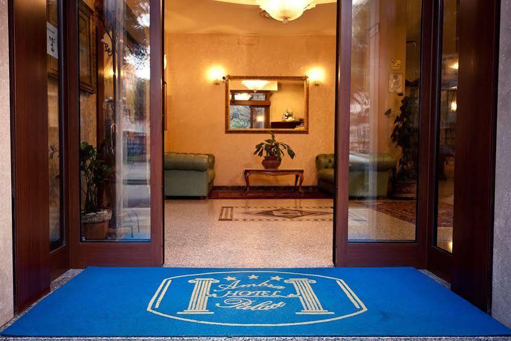 Hotel Phi Ambra 3*